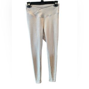 Woman’s Leggings Size Med Cream color